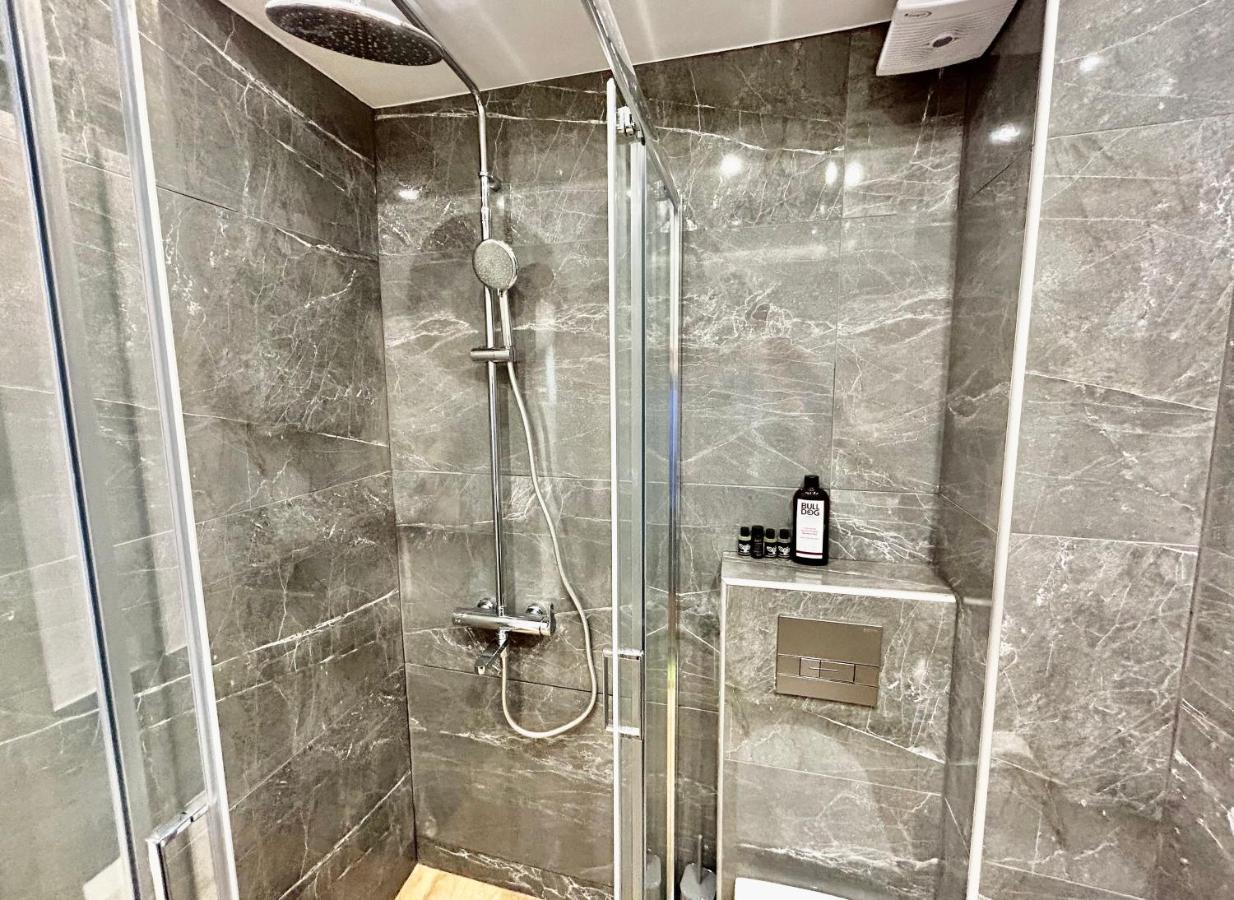 Port Twins Suites No1 Пирей Экстерьер фото